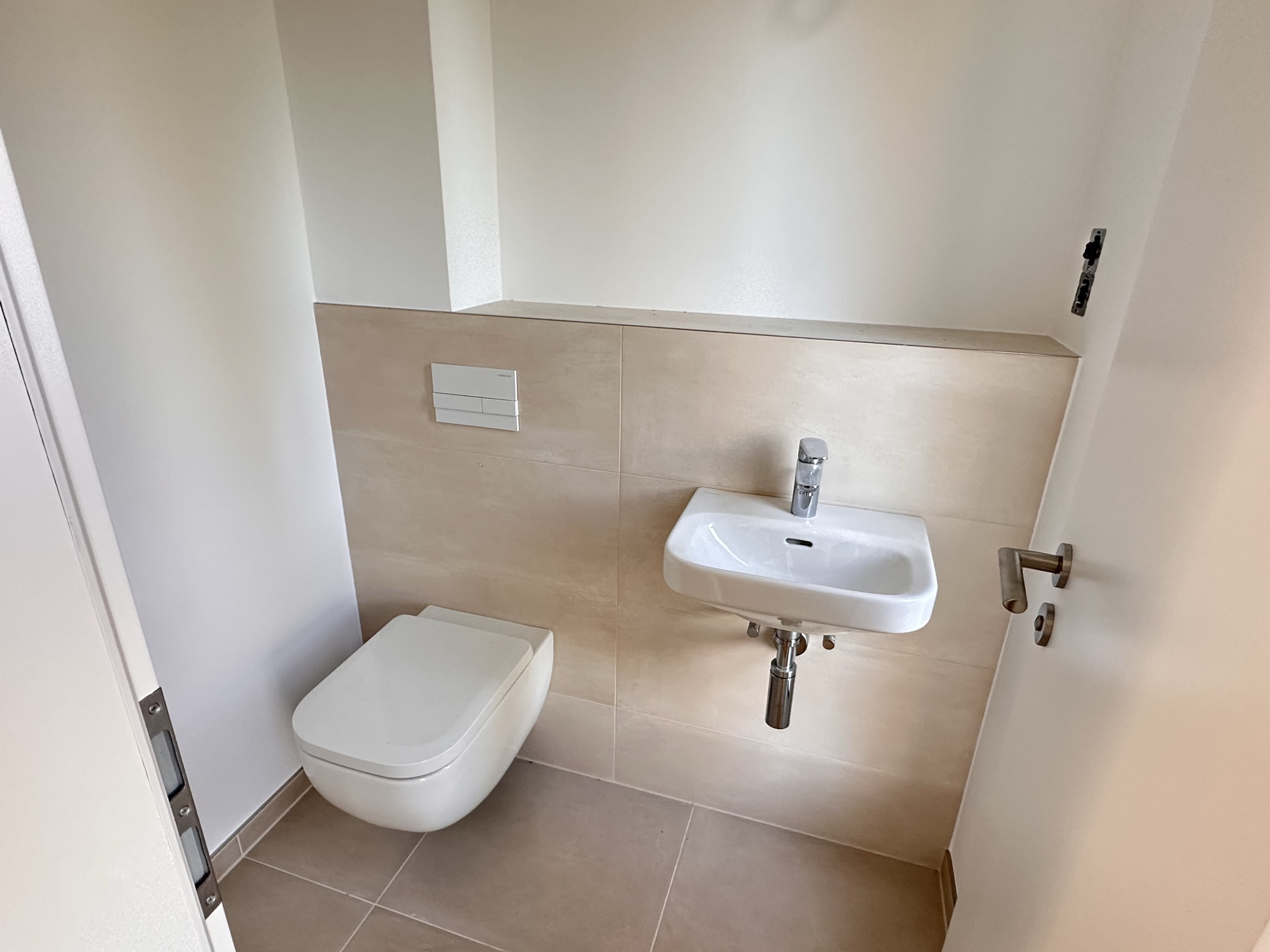 Neubau Doppelhaushälfte Berlin-Kladow — Außenansicht am Wannsee